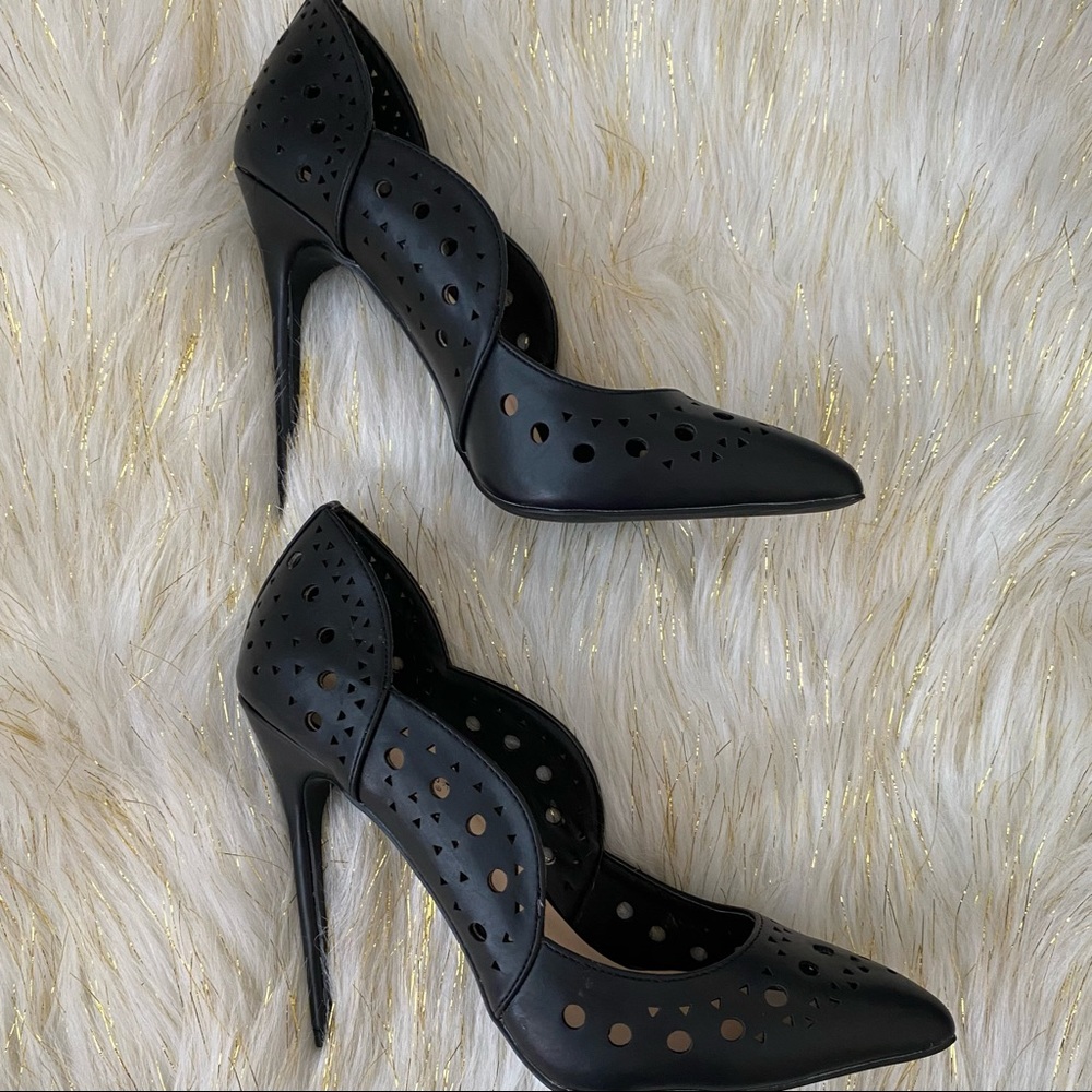 New in box!!! Shoe dazzle Mayri pump, size 9